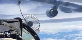 Η διαδικασία εναέριου ανεφοδιασμού μαχητικού αεροσκάφους (βίντεο)