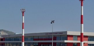 29χρονη Μαροκινή στο αεροδρόμιο Ζακύνθου έσκισε το παντελόνι αστυνομικού