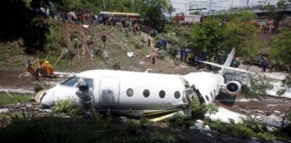 Ονδούρα: Ιδιωτικό αεροσκάφος κόπηκε στα δύο