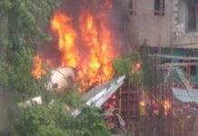 Αεροπλάνο συνετρίβη σε κεντρική περιοχή του Μουμπάι