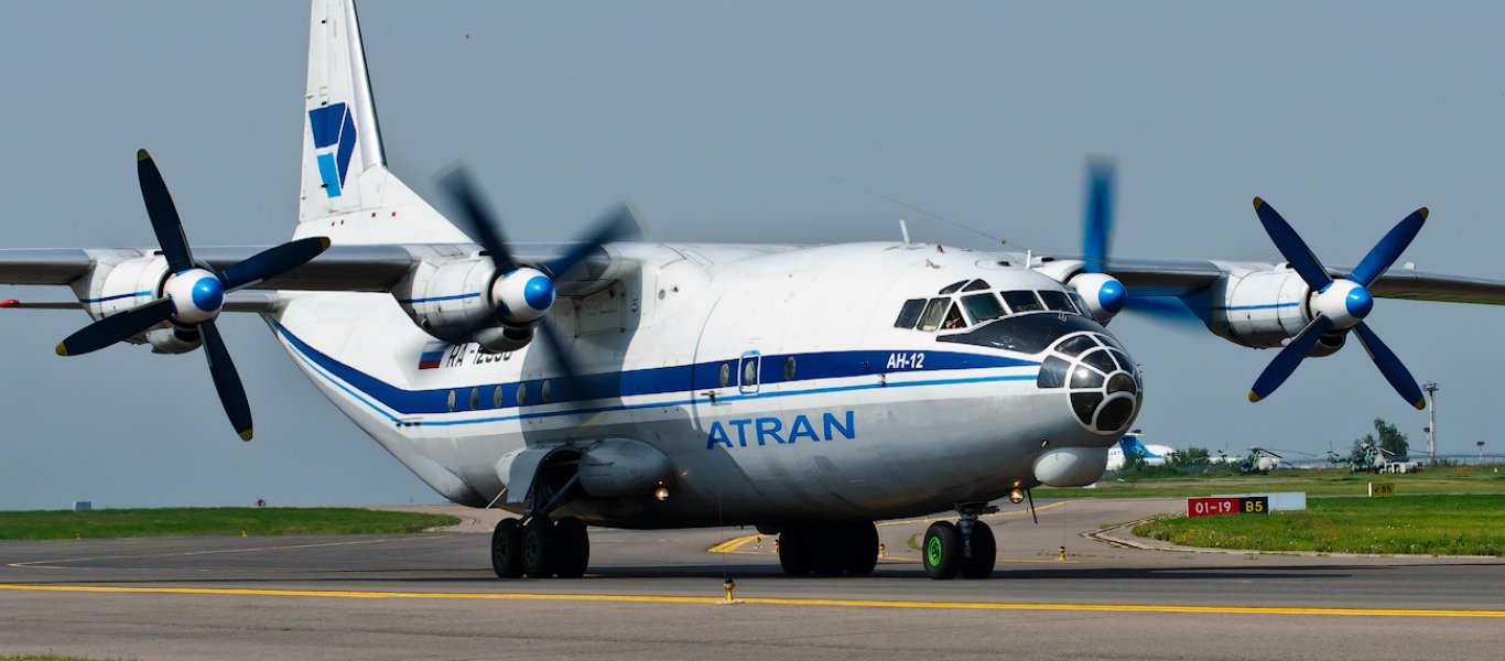 antonov_12_cargo_1