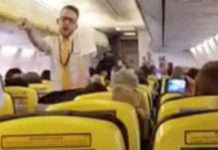 Ο αεροσυνοδός που «ξετρέλανε» με το χορό του (vid)