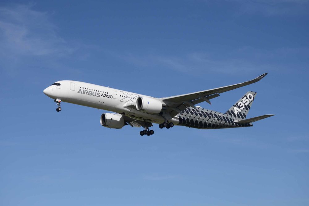 350-900-Airbus-taking-off-