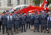 Η RAF έγινε 100 ετών και ισάριθμα αεροσκάφη πέταξαν στο Λονδίνο