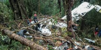 Ινδονησία: Οκτώ νεκροί και ένας επιζών από τη συντριβή αεροπλάνου