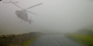 Οδηγούσε και εμφανίστηκε ξαφνικά μπροστά του ελικόπτερο (vid)