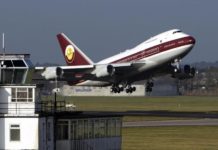 Η βασιλική οικογένεια του Κατάρ πουλά το «super vip» Boeing της