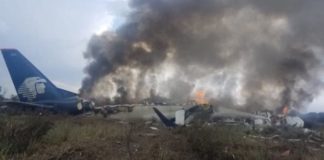 Σε βίντεο η στιγμή της συντριβής του αεροσκάφους στο Μεξικό