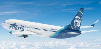 Καταγγελία σε αεροπορική εταιρεία για διάκριση σε ομόφυλο ζευγάρι