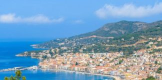 Το 80% των νέων κάνει κράτηση στο διαδίκτυο