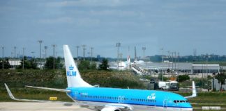 Συνοδεία F-16 προσγειώθηκε στο Άμστερνταμ Airbus της KLM