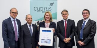 Η Cyprus Airways παραλαμβάνει το πιστοποιητικό μέλους της IATA