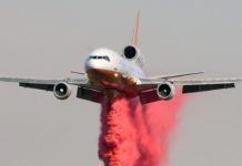 Tο «θηριώδες» αεροπλάνο που παλεύει με τις φλόγες στην Καλιφόρνια