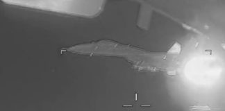 Ρωσικό μαχητικό παρενοχλεί αμερικανικό πάνω από τη Μαύρη Θάλασσα (vid)