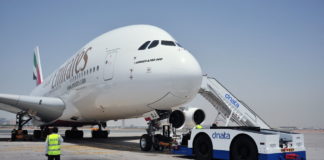 Η αστυνομία σταμάτησε αεροπλάνο για να συλλάβει ύποπτο για απαγωγή παιδιού