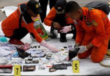 Ινδονησία: Επιβάτες βρέθηκαν δεμένοι στα καθίσματα