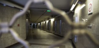 Η Μέρκελ κλείνει το Μετρό