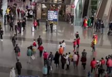 Με νότες γέμισε το αεροδρόμιο Πεκίνου