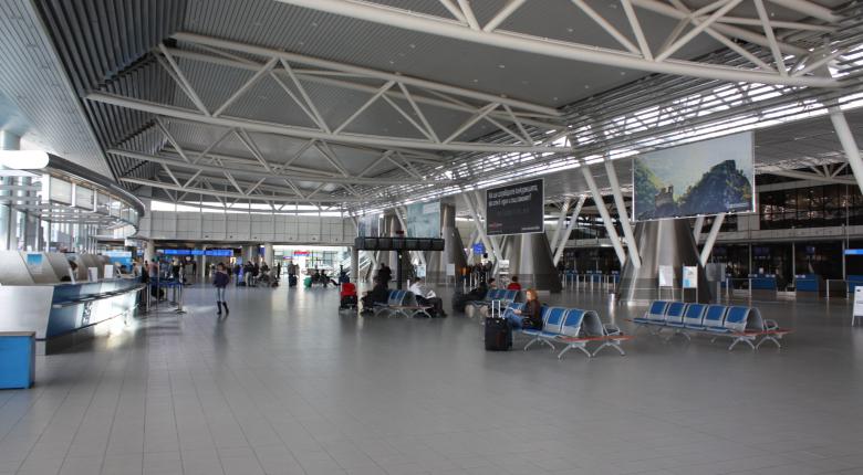 Inside_Sofia_Airport_20090409_020