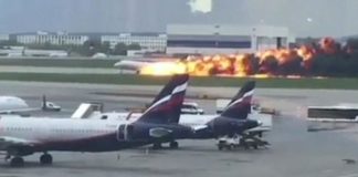 Μόσχα: Έβλεπαν το αεροπλάνο να καίγεται και γέλαγαν