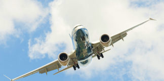 Να λυθούν τα προβλήματα στα 737 MAX ζητά η FAA