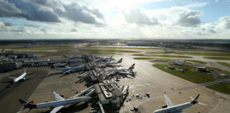 Αεροδρόμιο Χίθροου: Αναγκαστική προσγείωση αεροπλάνου της Aegean