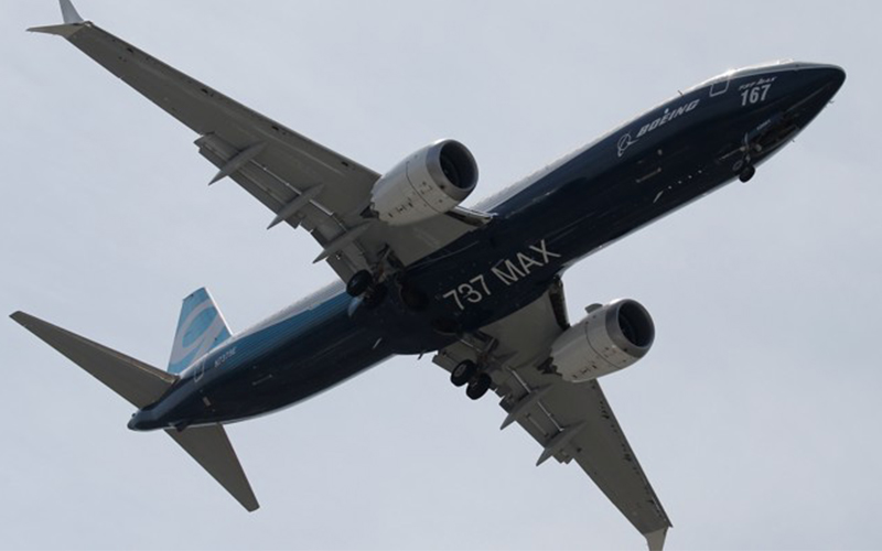 737 μαχ