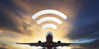 Συμφωνία Μασκ και Hawaiian Airlines για ασύρματο ίντερνετ στις πτήσεις