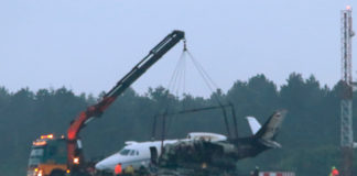 Βίντεο: Το αεροσκάφος της Pink τυλίχθηκε στις φλόγες