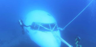 Bυθισμένο αεροπλάνο γίνεται αξιοθέατο κατάδυσης στην Ιορδανία