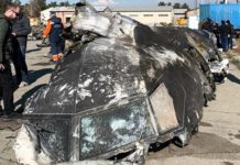 Η Τεχεράνη επιβεβαίωσε ότι εκτοξεύθηκαν δύο πύραυλοι εναντίον του Boeing 737