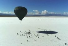 Βίντεο: H πρώτη πτήση που πραγματοποιήθηκε μόνο με ηλιακή ενέργεια