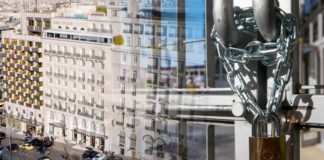 Διευκρινίσεις για την αναστολή λειτουργίας ξενοδοχείων από το υπ. Τουρισμού