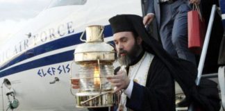 Με στρατιωτικό αεροσκάφος το Άγιο Φως στην Ελλάδα το Μ. Σάββατο