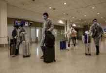 Υποχρεωτική χρήση μάσκας ζητούν οι αεροπορικές εταιρίες για επανεκκίνηση των πτήσεων