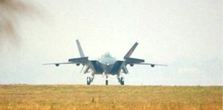 Κίνα: Παρθενική πτήση για το «αόρατο» αεροσκάφος J-20