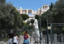 Ύφεση «καταπίνει» 20 – 40 δισ. και τον Τουρισμό