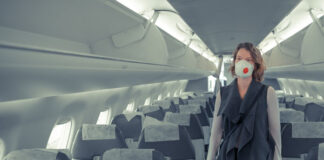 Τι θα κάνει η Βρετανία με το πιστοποιητικό εμβολιασμού; αεροπλάνο και κορονοιός