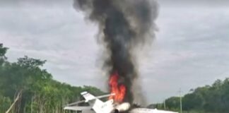 Bίντεο-Μεξικό: Στις φλόγες μικρό αεροσκάφος που μετέφερε ναρκωτικά