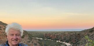 Στην Ελλάδα για διακοπές ο πατέρας του Μπόρις Τζόνσον παρά την απαγόρευση