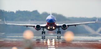 ΗΠΑ: Αίρεται η καθολική ταξιδιωτική οδηγία