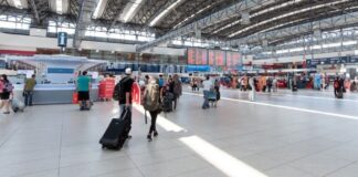 Κρήτη, Ρόδο και Πάρο «ψήφισαν» οι Έλληνες για τις διακοπές τους