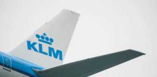 Άγριος καυγάς σε αεροσκάφος μεταξύ επιβατών για μη χρήση της προστατευτικής μάσκας (vid)