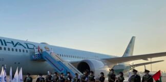 Ιστορική στιγμή: Προσγειώθηκε στο Ισραήλ το πρώτο αεροπλάνο από τα ΗΑΕ