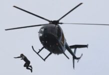 Έπεσε από ελικόπτερο σε ύψος 40 μέτρων χωρίς αλεξίπτωτο!