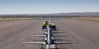 Boeing: Δοκιμές πτήσης αυτόνομων τζετ που πετούν ως σμήνος