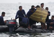 Προσωρινή διακοπή των ερευνών για το δεύτερο μαύρο κουτί στην Ινδονησία