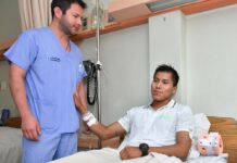 Σώθηκε από συντριβή αεροπλάνου το 2016 και χθες από πτώση λεωφορείου σε χαράδρα