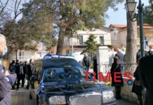 Φίλοι και συγγενείς είπαν το τελευταίο αντίο στον Μπόρις Μουζενίδη