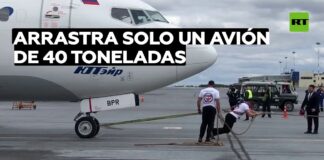Ρωσία: Άντρας σέρνει αεροπλάνο 40 τόνων και σπάει τα ρεκόρ δύναμης